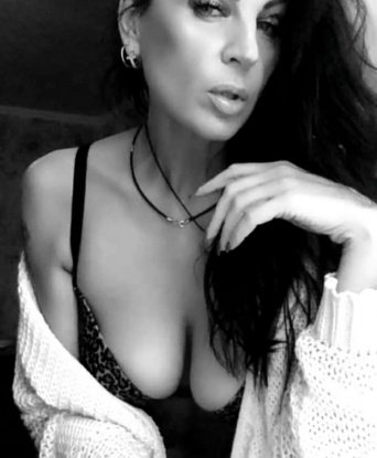 Изысканная и страстная леди приглашает в уютное гнездышко для незабываемых встреч! Я знаю, чего ты желаешь, и готова удовлетворить твои желания! 10973, 39 лет